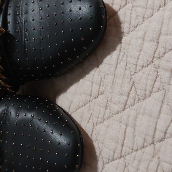 Kurt Geiger Black Mules with Gold Chain Accent - Picture 4 of 8